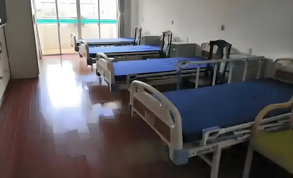 大学毕业生迁户口到深圳条件_陈佩斯这部高评佳作实至名归 造适老小区加快化改老旧