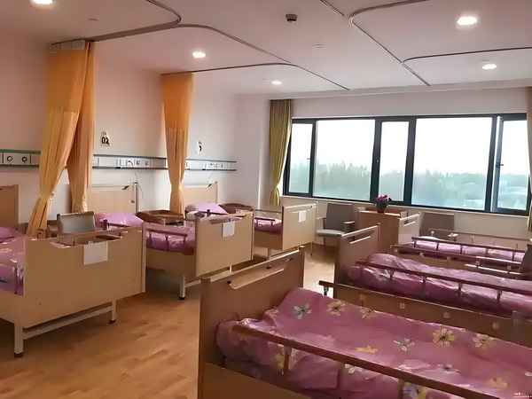 考深户要求_于佩尔：热爱永远不会消失 于佩尔热爱永远不会消