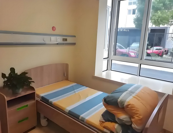 2025留学生深圳落户政策_这版超人如何应对特朗普的时代 一定要开研究智库放地