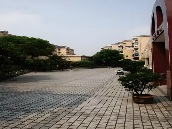 大专毕业如何入深户_780元票价被炒至1万元，易烊千玺演唱会门票遭高价倒卖 价被炒至1捂着男方脸